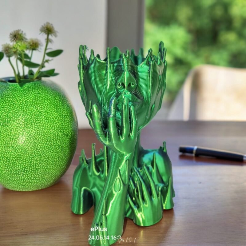 Melting Face Shape Vase,Table Centerpiece,Flower Pot Home Decor,Office,Living Plastic Vase (6.2 inch, Green, Blue)
